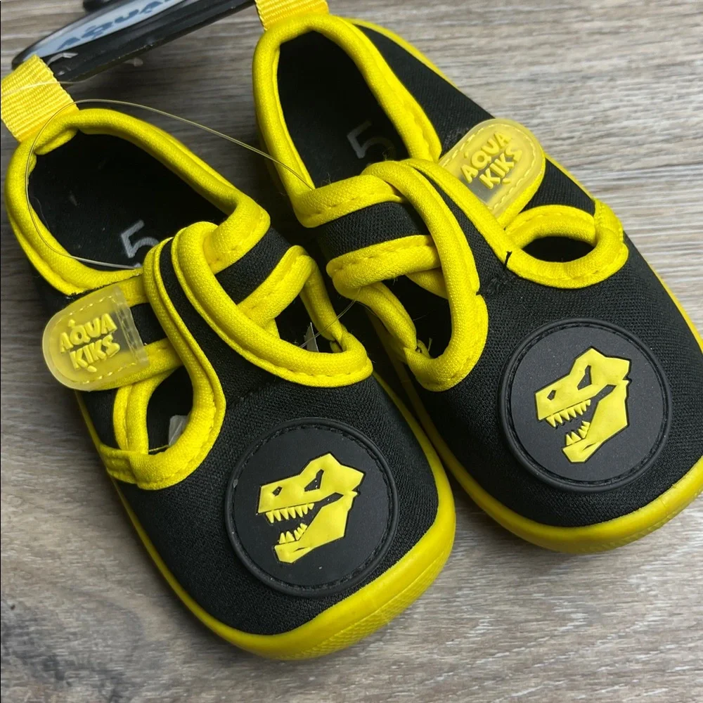 Kids Black and Yellow Dinosaur Water Shoes Size 5